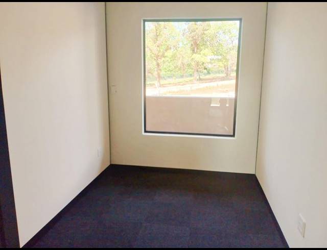 OFFICE PROPERTY TO RENT IN TOWN HILL